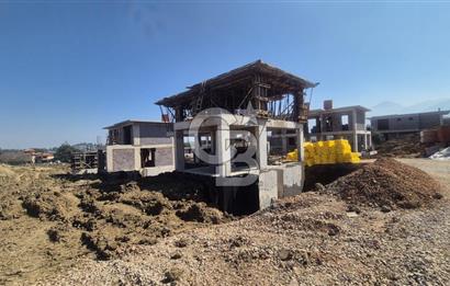 KEMALPAŞA ÇİNİLİKÖY'DE TEMELDEN SATILIK MÜSTAKİL HAVUZLU 6+2 TRİPLEKS VİLLA