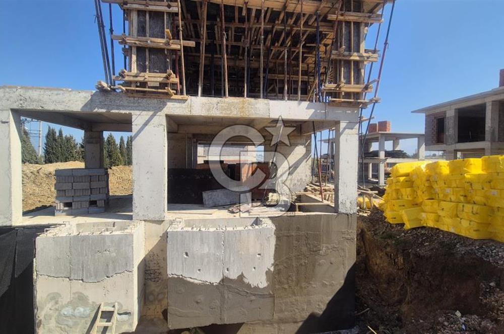 KEMALPAŞA ÇİNİLİKÖY'DE TEMELDEN SATILIK MÜSTAKİL HAVUZLU 6+2 TRİPLEKS VİLLA