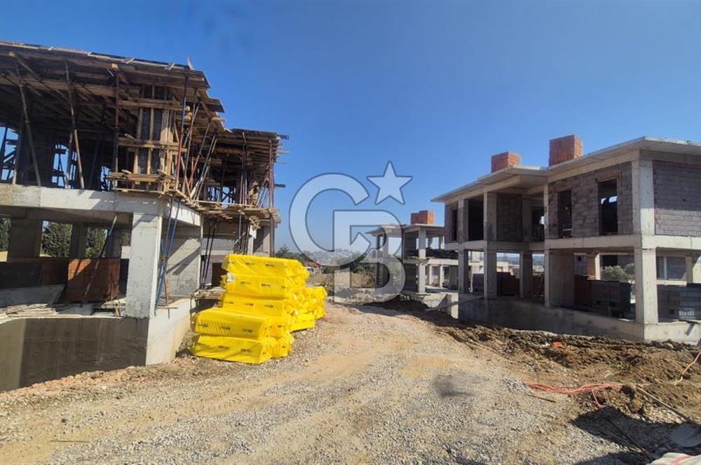 KEMALPAŞA ÇİNİLİKÖY'DE TEMELDEN SATILIK MÜSTAKİL HAVUZLU 6+2 TRİPLEKS VİLLA