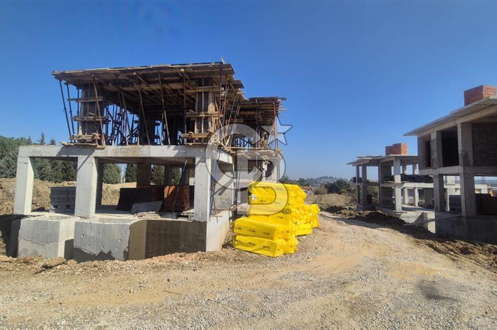 KEMALPAŞA ÇİNİLİKÖY'DE TEMELDEN SATILIK MÜSTAKİL HAVUZLU 6+2 TRİPLEKS VİLLA