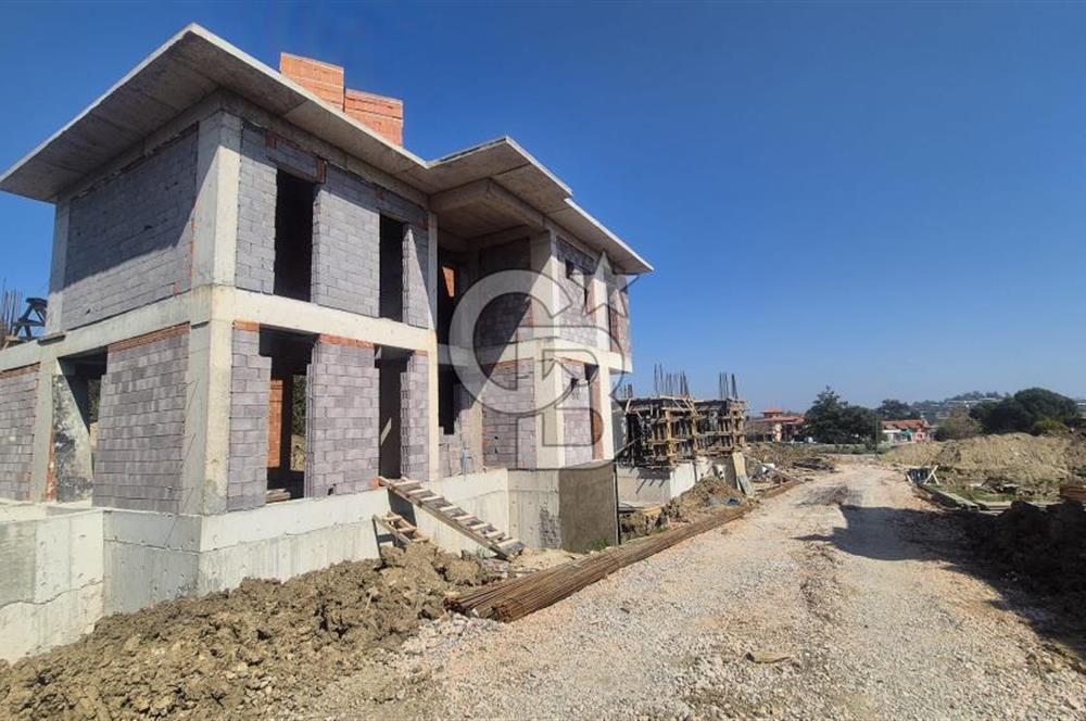 KEMALPAŞA ÇİNİLİKÖY'DE TEMELDEN SATILIK MÜSTAKİL HAVUZLU 6+2 TRİPLEKS VİLLA