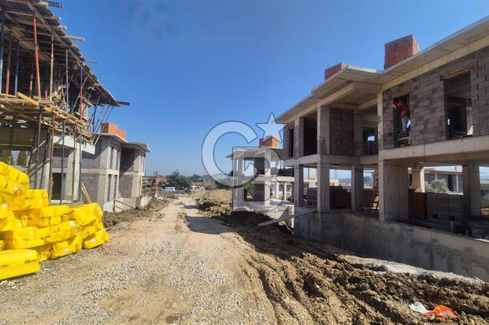 KEMALPAŞA ÇİNİLİKÖY'DE TEMELDEN SATILIK MÜSTAKİL HAVUZLU 6+2 TRİPLEKS VİLLA