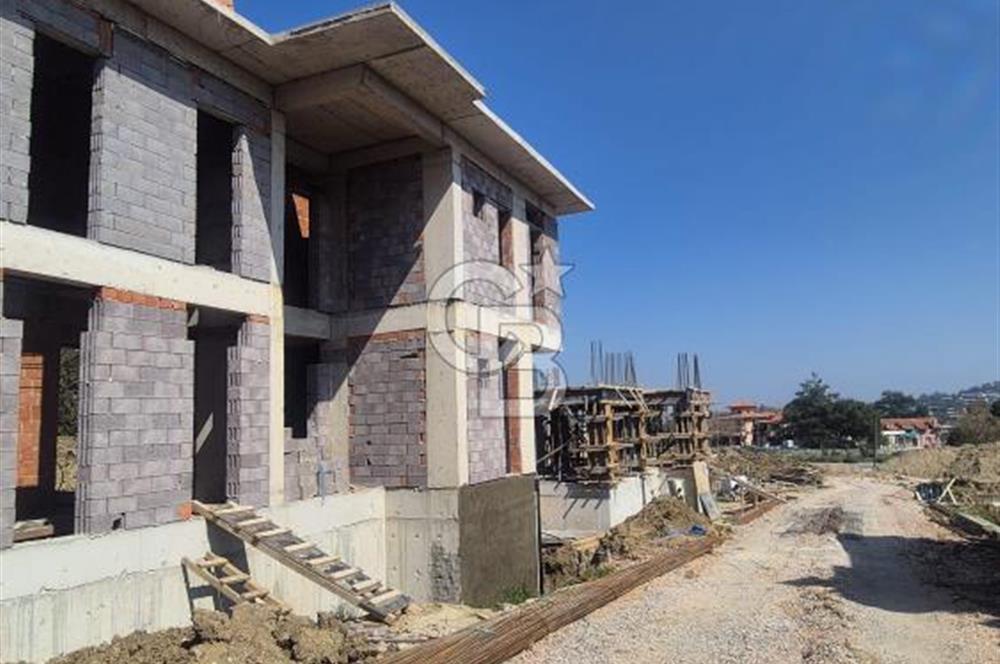 KEMALPAŞA ÇİNİLİKÖY'DE TEMELDEN SATILIK MÜSTAKİL HAVUZLU 6+2 TRİPLEKS VİLLA