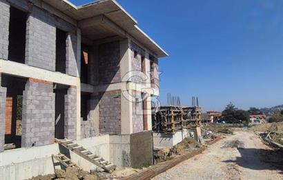 KEMALPAŞA ÇİNİLİKÖY'DE TEMELDEN SATILIK MÜSTAKİL HAVUZLU 6+2 TRİPLEKS VİLLA