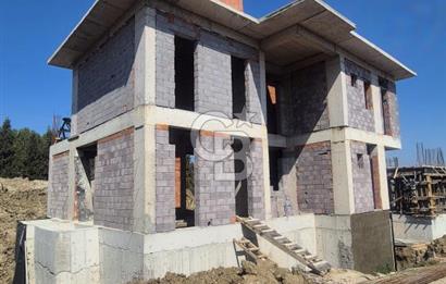 KEMALPAŞA ÇİNİLİKÖY'DE TEMELDEN SATILIK MÜSTAKİL HAVUZLU 6+2 TRİPLEKS VİLLA