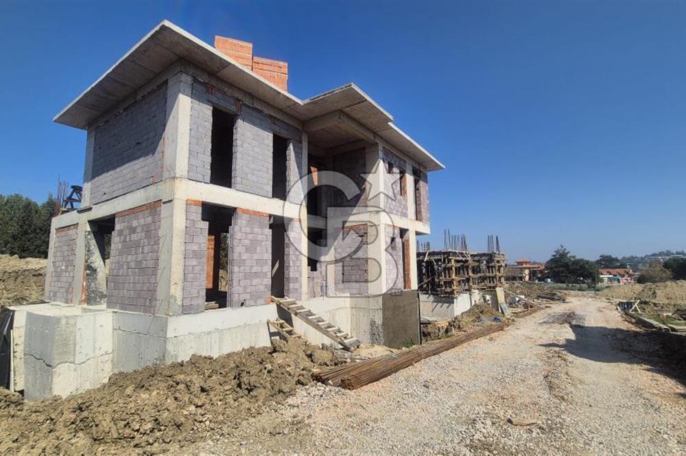 KEMALPAŞA ÇİNİLİKÖY'DE TEMELDEN SATILIK MÜSTAKİL HAVUZLU 6+2 TRİPLEKS VİLLA