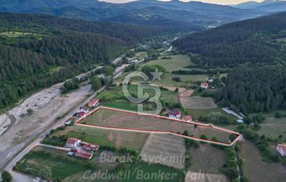 Bolu, Mengen Pazarköy Girişinde 11.276 m2 Satılık Yolu Olan Tarla