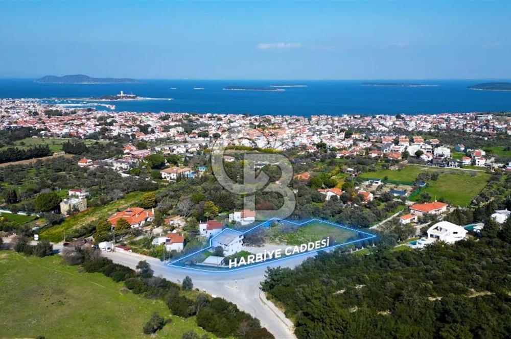 Çeşmealtı Denizli Mahallesinde Yola Çift Cephe Satılık Tarla