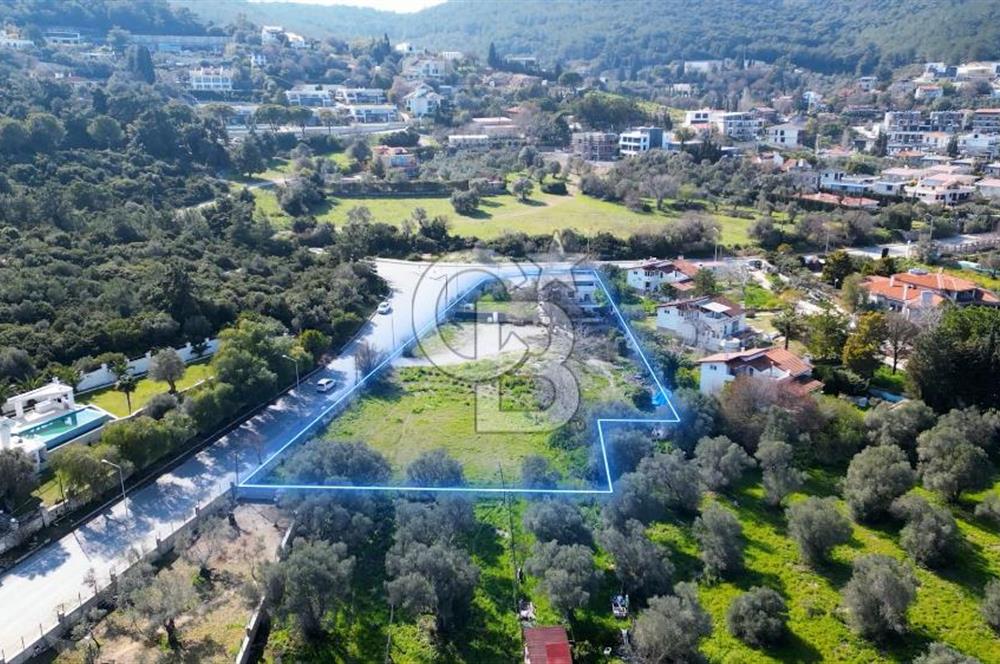 Çeşmealtı Denizli Mahallesinde Yola Çift Cephe Satılık Tarla