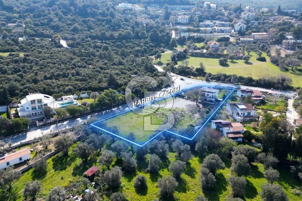 Çeşmealtı Denizli Mahallesinde Yola Çift Cephe Satılık Tarla