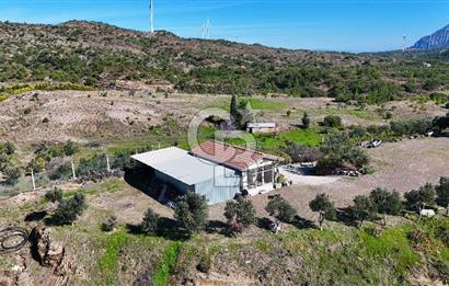 Datça Kızlan'da Satılık Özel Tasarım Havuzlu Taş Mimarili Villa