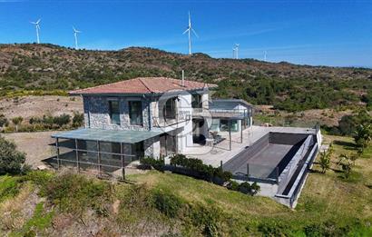 Datça Kızlan'da Satılık Özel Tasarım Havuzlu Taş Mimarili Villa