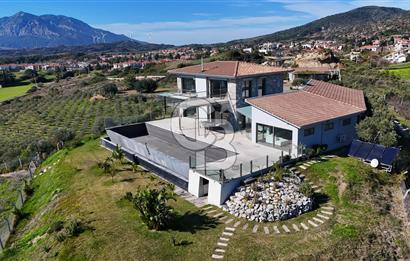 Datça Kızlan'da Satılık Özel Tasarım Havuzlu Taş Mimarili Villa