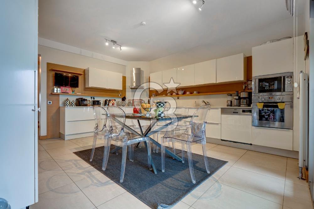 Çengelköy Mesa Evlerinde  Deniz Manzaralı Satılık 4+1  Daire