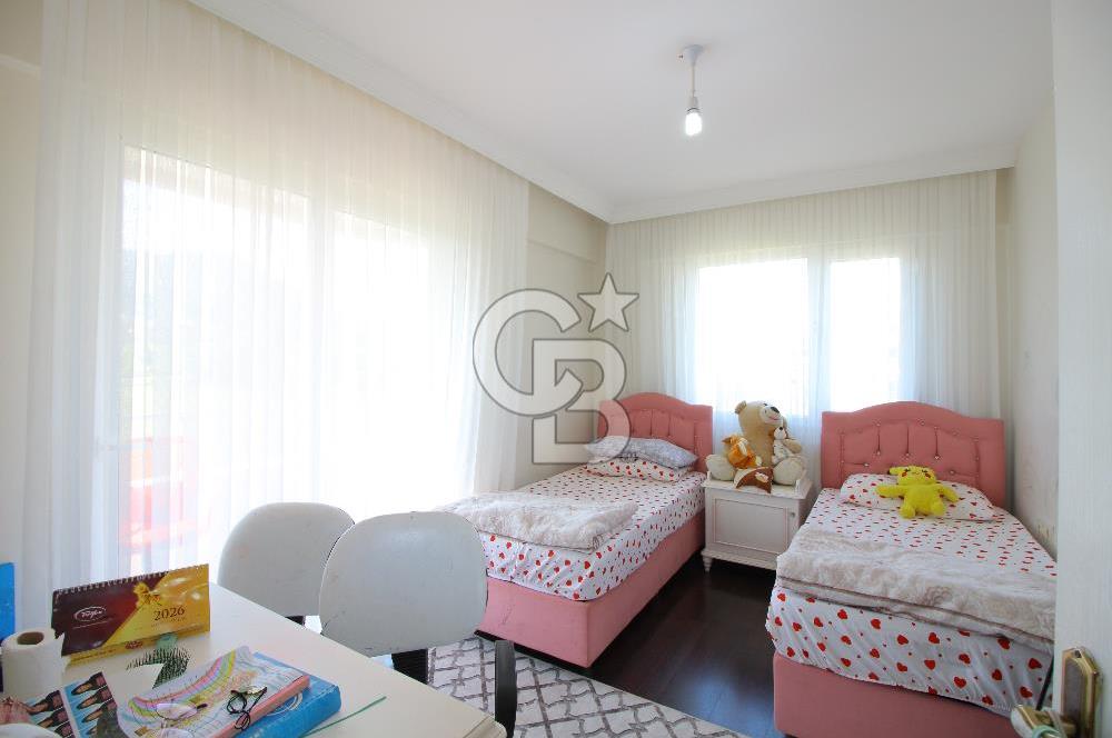 Gaziemir ırmak mah.de site içinde satılık çift cephe 3+1 daire