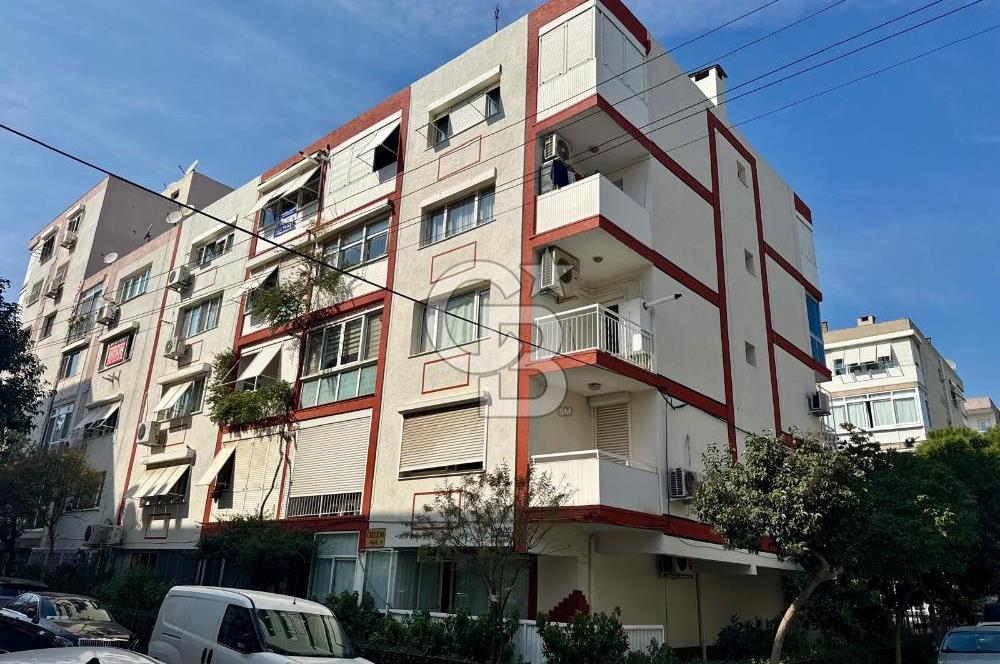 Karşıyaka Bahriye Üçok Bulv. Doğalgazlı Tadilatlı Satılık 3+1 Daire