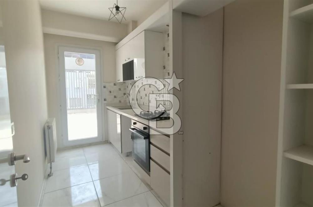 İzmir Bayraklı Kiralık Teraslı 2+1 Daire 