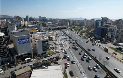 BOSTANCI KAVŞAĞI'NDA E-5 CEPHELİ KİRALIK KOMPLE BİNA
