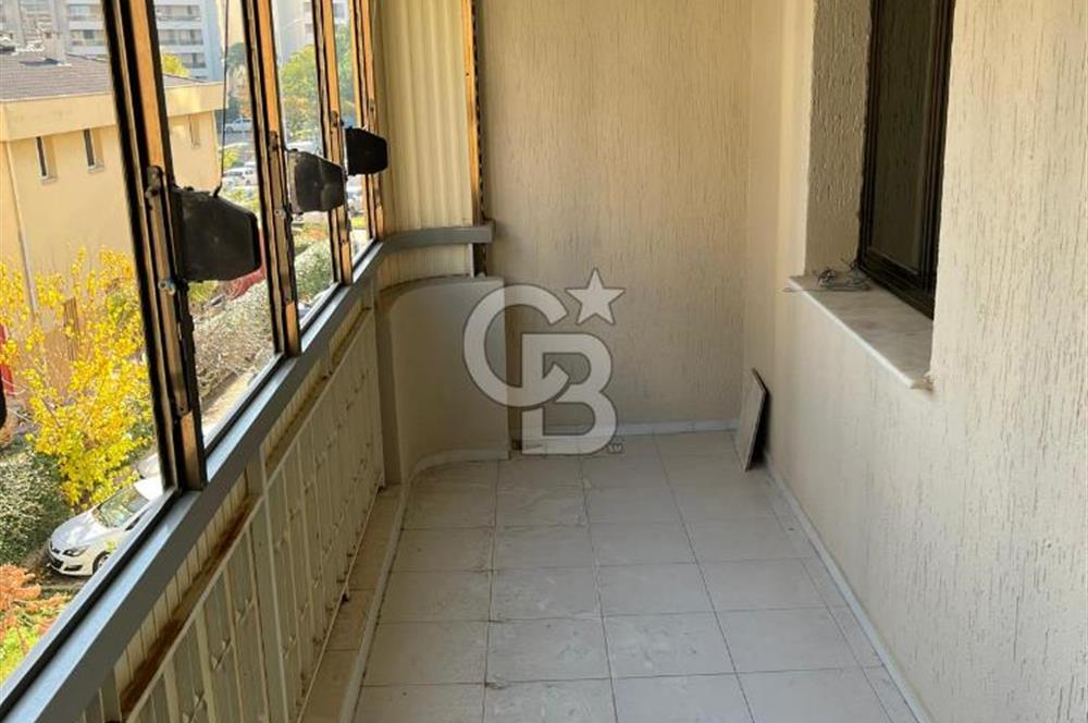 Narlıdere Ilıca Site İçerisinde Geniş Kiralık 3+1 Daire
