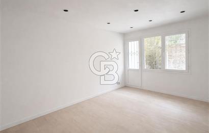 Karşıyaka'da Sahilin Tam Karşısında 110M2 Çift Cepheli Dükkan