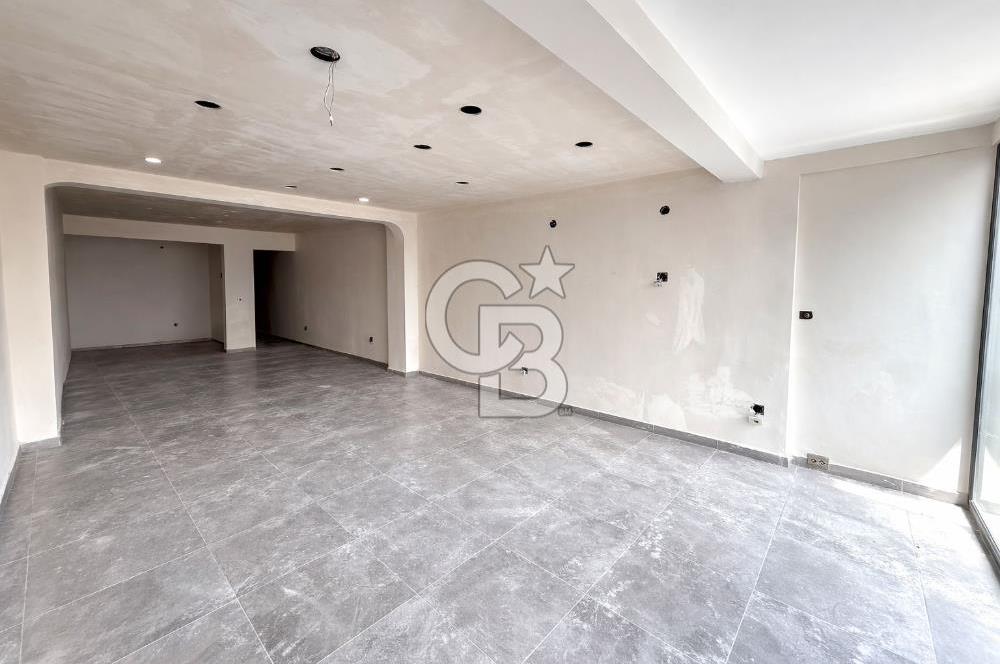 Karşıyaka'da Sahilin Tam Karşısında 110M2 Çift Cepheli Dükkan