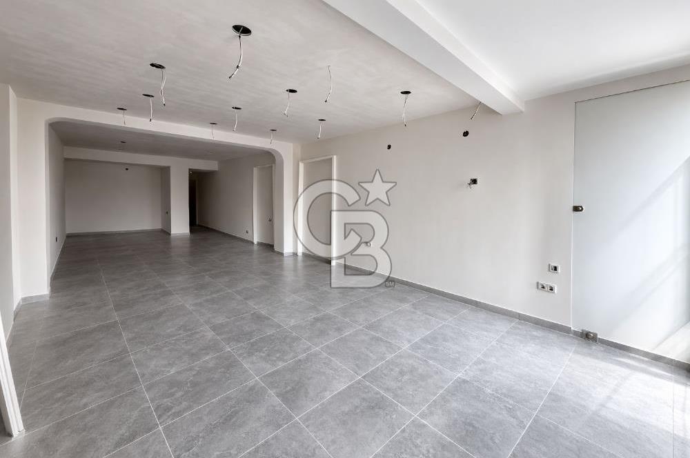 Karşıyaka'da Sahilin Tam Karşısında 110M2 Çift Cepheli Dükkan