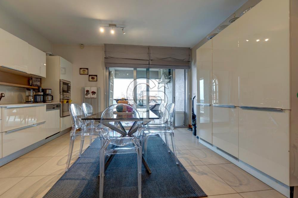 Çengelköy Mesa Evlerinde Deniz Manzaralı Kiralık  4+1 Daire