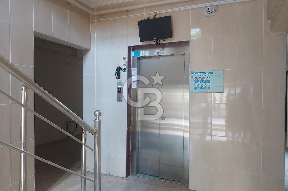 Yenikent'in (Mutlukent) en merkezi bölgesinde satılık daire.