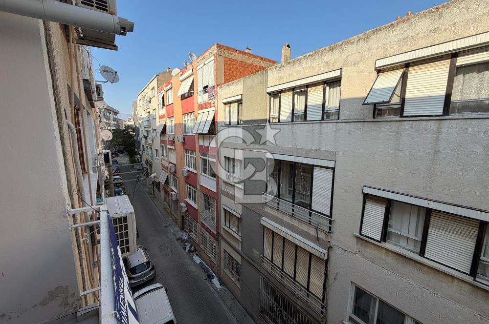 KARŞIYAKA AKSOY'DA MODERN TADİLATLI 3+1 SAHİLE YAKIN SATILIK DAİRE