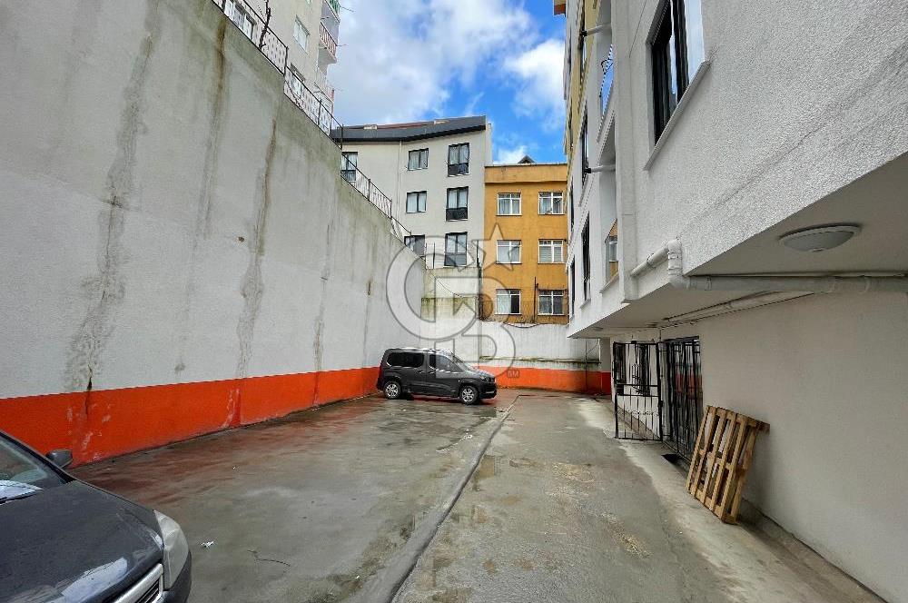 BEYOĞLU SÜTLÜCEDE OTOPARKLI, SIFIR 4+1 KİRALIK DAİRE