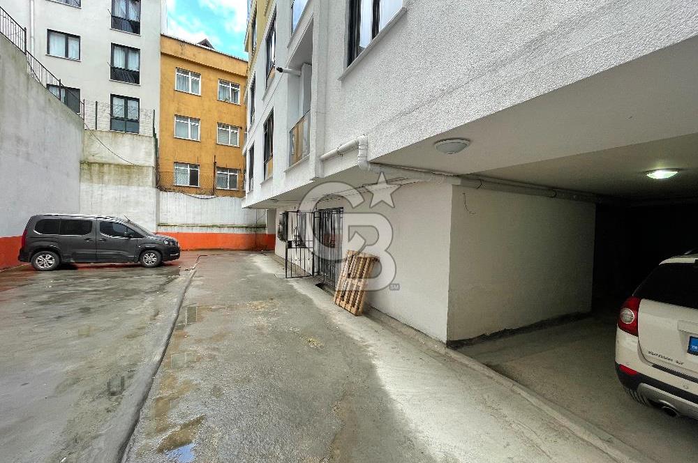 BEYOĞLU SÜTLÜCEDE OTOPARKLI, SIFIR 4+1 KİRALIK DAİRE