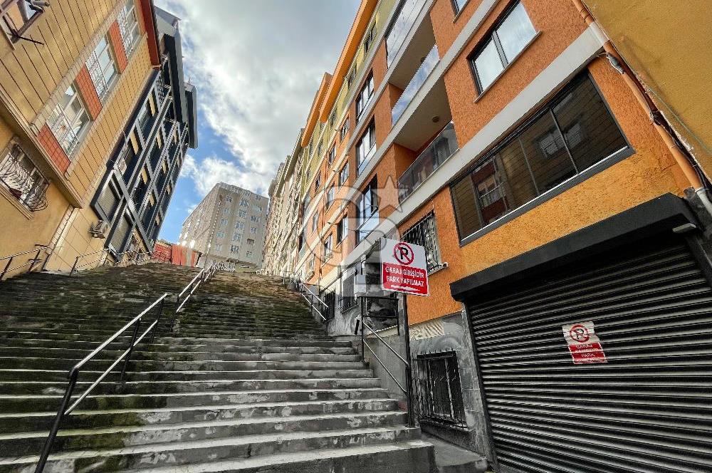 BEYOĞLU SÜTLÜCEDE OTOPARKLI, SIFIR 4+1 KİRALIK DAİRE