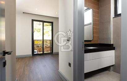 Ermenek Mahallesi'nde Lüks 4+2 Satılık Tripleks Villa