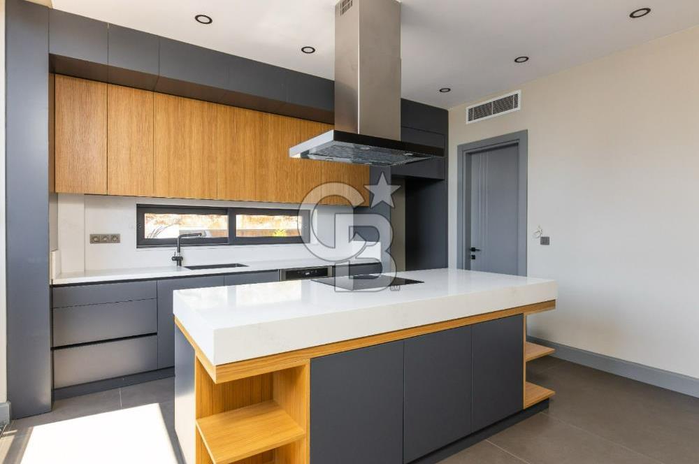 Ermenek Mahallesi'nde Lüks 4+2 Satılık Tripleks Villa