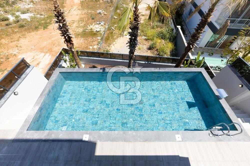 Ermenek Mahallesi'nde Lüks 4+2 Satılık Tripleks Villa