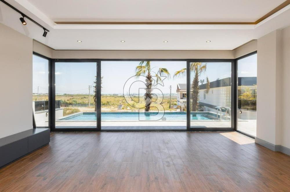 Ermenek Mahallesi'nde Lüks 4+2 Satılık Tripleks Villa