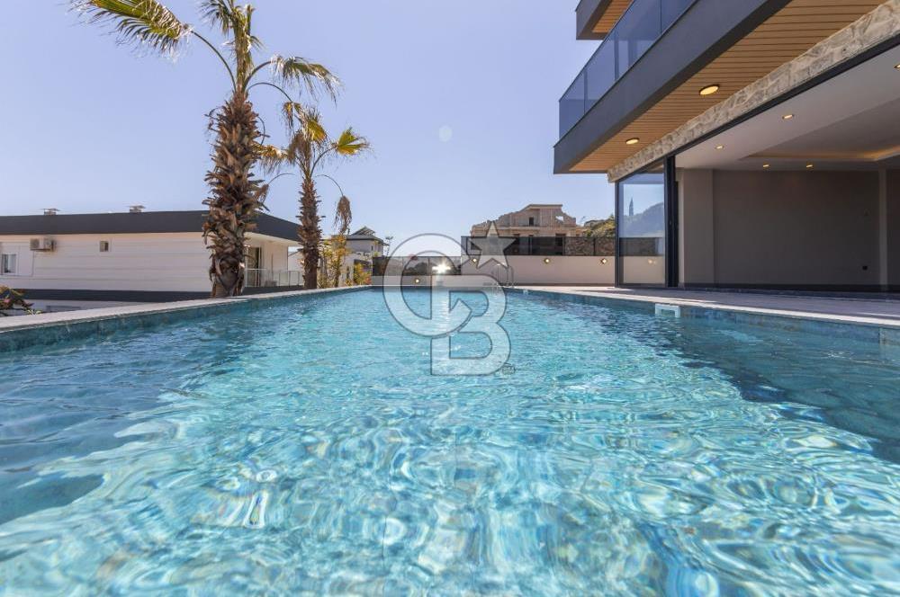 Ermenek Mahallesi'nde Lüks 4+2 Satılık Tripleks Villa