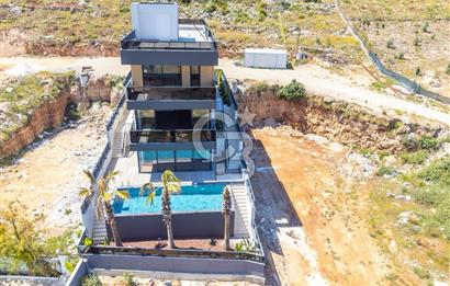 Ermenek Mahallesi'nde Lüks 4+2 Satılık Tripleks Villa