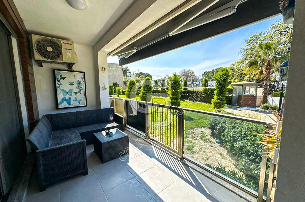 Kuşadası Marina’da 140 m² 2+1 Köşe Bahçe Katı Daire | Eşyalı | Kapalı Mutfak | Havuzlu Site