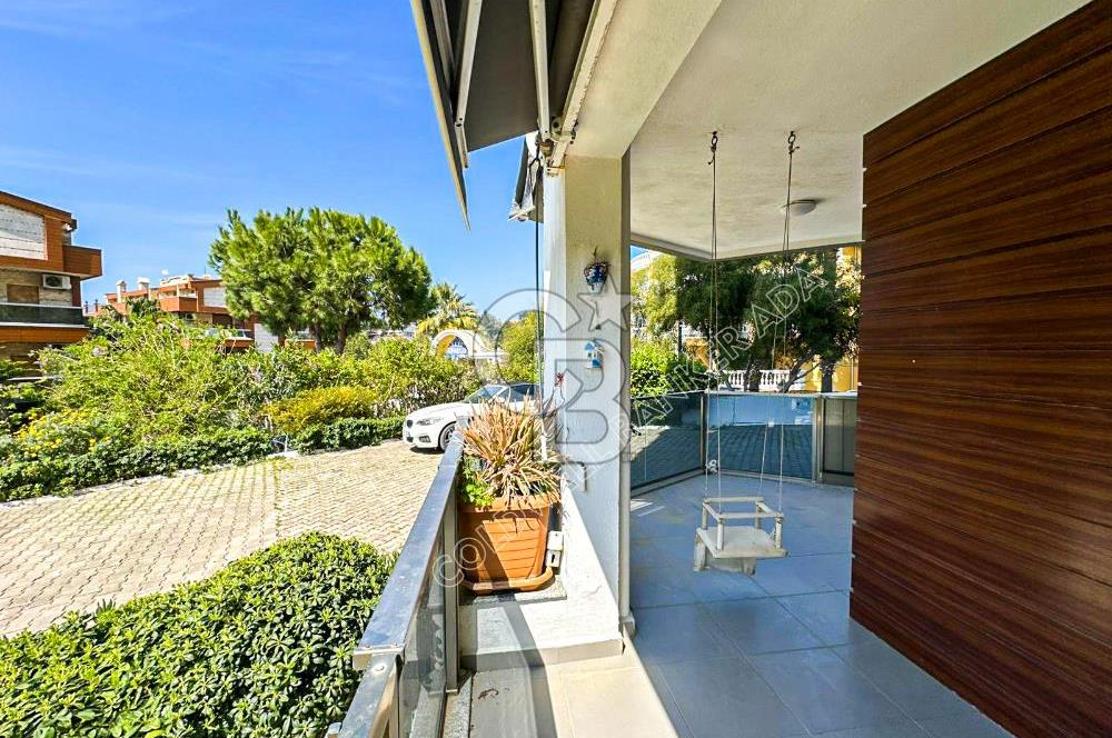 Kuşadası Marina’da 140 m² 2+1 Köşe Bahçe Katı Daire | Eşyalı | Kapalı Mutfak | Havuzlu Site