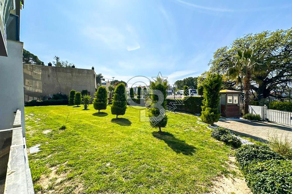 Kuşadası Marina’da 140 m² 2+1 Köşe Bahçe Katı Daire | Eşyalı | Kapalı Mutfak | Havuzlu Site