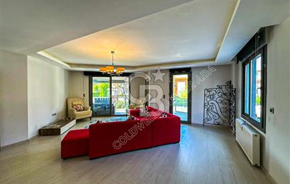 Kuşadası Marina’da 140 m² 2+1 Köşe Bahçe Katı Daire | Eşyalı | Kapalı Mutfak | Havuzlu Site