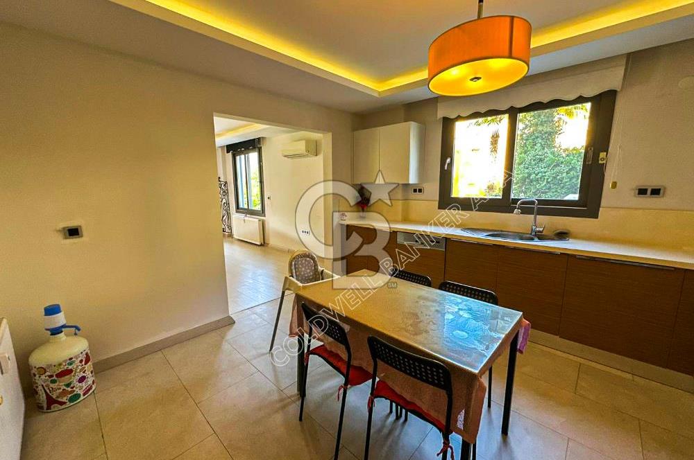 Kuşadası Marina’da 140 m² 2+1 Köşe Bahçe Katı Daire | Eşyalı | Kapalı Mutfak | Havuzlu Site