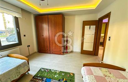 Kuşadası Marina’da 140 m² 2+1 Köşe Bahçe Katı Daire | Eşyalı | Kapalı Mutfak | Havuzlu Site