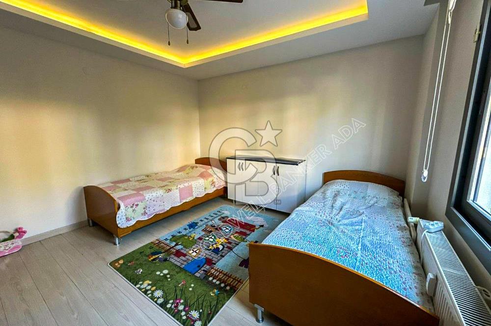 Kuşadası Marina’da 140 m² 2+1 Köşe Bahçe Katı Daire | Eşyalı | Kapalı Mutfak | Havuzlu Site