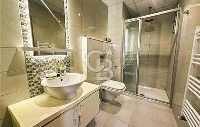 Kuşadası Marina’da 140 m² 2+1 Köşe Bahçe Katı Daire | Eşyalı | Kapalı Mutfak | Havuzlu Site