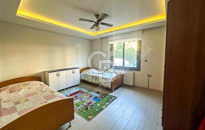 Kuşadası Marina’da 140 m² 2+1 Köşe Bahçe Katı Daire | Eşyalı | Kapalı Mutfak | Havuzlu Site