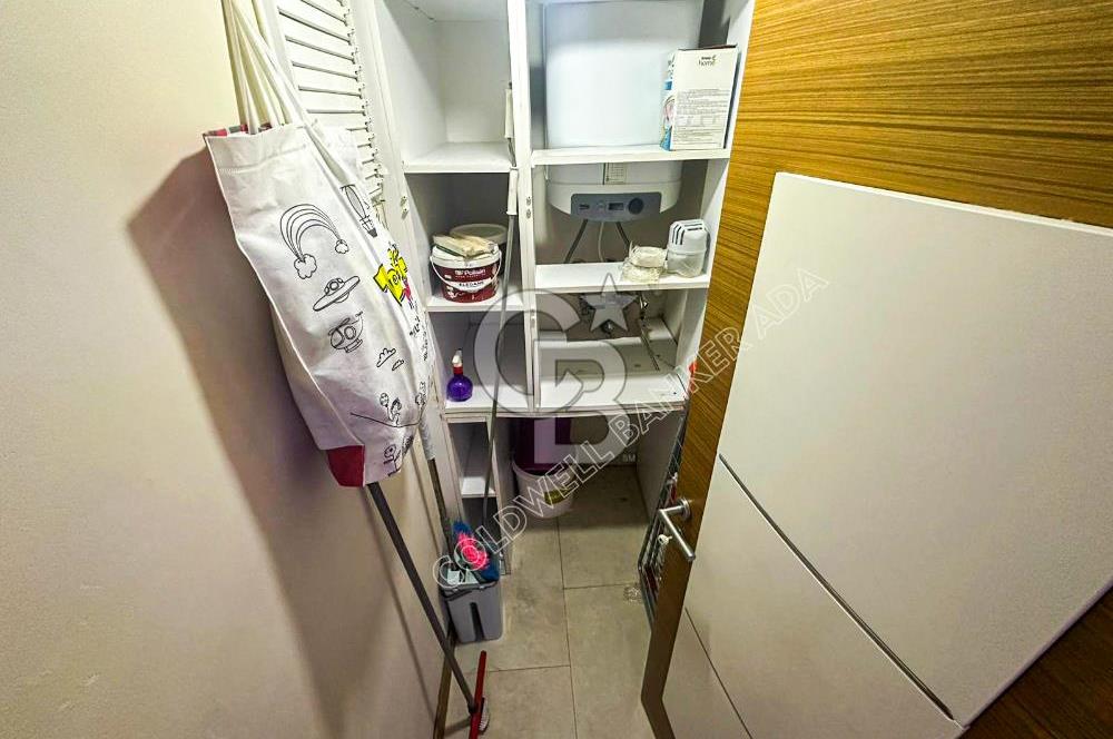 Kuşadası Marina’da 140 m² 2+1 Köşe Bahçe Katı Daire | Eşyalı | Kapalı Mutfak | Havuzlu Site