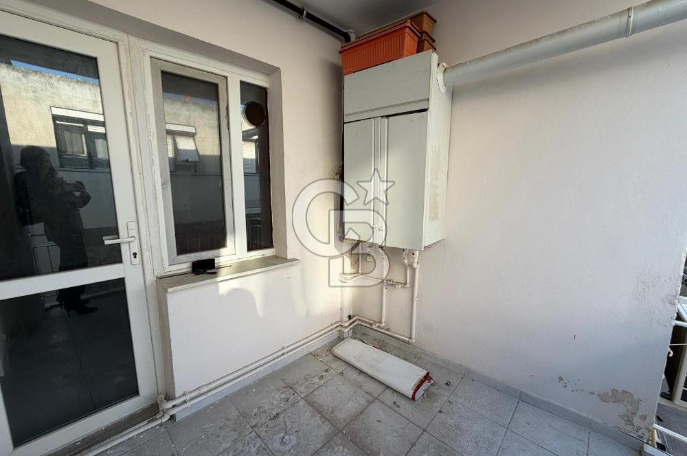 KARŞIYAKA AKSOY'DA MODERN TADİLATLI 3+1 SAHİLE YAKIN SATILIK DAİRE