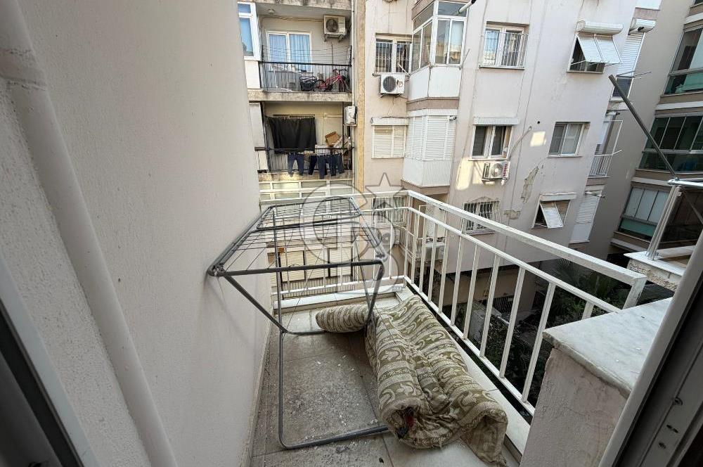 KARŞIYAKA AKSOY'DA MODERN TADİLATLI 3+1 SAHİLE YAKIN SATILIK DAİRE